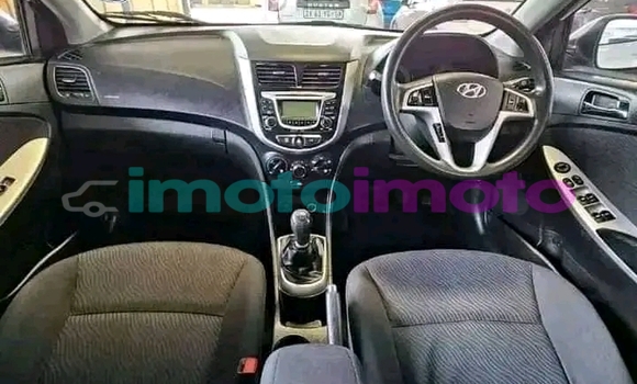 Buy Used Hyundai Accent White Car in Johannesburg in Gauteng Buy Used Hyundai Accent White Car in Johannesburg in Gauteng
