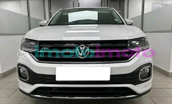 Buy Used Volkswagen T-Roc White Car in Benoni in Gauteng Buy Used Volkswagen T-Roc White Car in Benoni in Gauteng