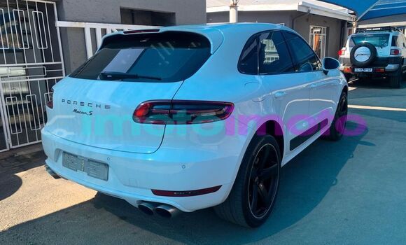 Buy Used Porsche Macan White Car in Alberton in Gauteng Buy Used Porsche Macan White Car in Alberton in Gauteng