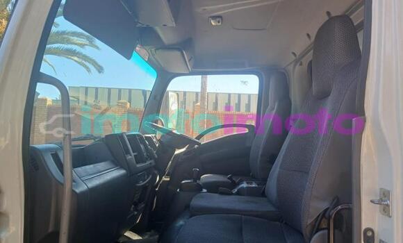 Buy Used Isuzu FTR 850 White Truck in Centurion in Gauteng Buy Used Isuzu FTR 850 White Truck in Centurion in Gauteng