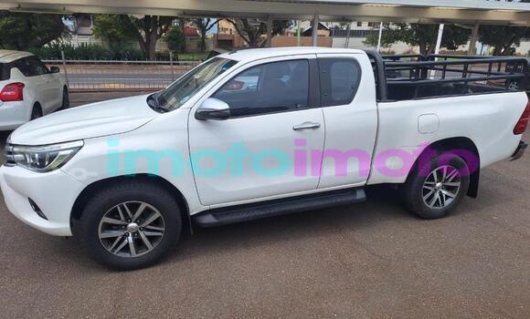 Buy Used Toyota Hilux White Car in Gauteng in Gauteng Buy Used Toyota Hilux White Car in Gauteng in Gauteng