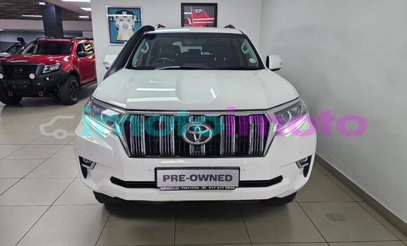 Buy Used Toyota Land Cruiser Prado White Car in Gauteng in Gauteng Buy Used Toyota Land Cruiser Prado White Car in Gauteng in Gauteng