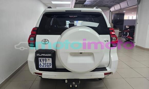 Buy Used Toyota Land Cruiser Prado White Car in Gauteng in Gauteng Buy Used Toyota Land Cruiser Prado White Car in Gauteng in Gauteng