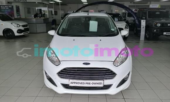 Buy Used Ford Fiesta White Car in Centurion in Gauteng