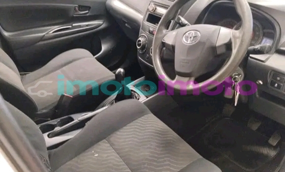 Buy Used Toyota Avanza White Car in Emjindini in Mpumalanga Buy Used Toyota Avanza White Car in Emjindini in Mpumalanga