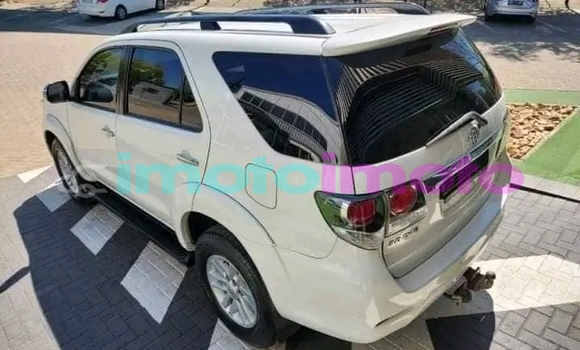 Buy Used Toyota Fortuner White Car in eLukwatini in Mpumalanga Buy Used Toyota Fortuner White Car in eLukwatini in Mpumalanga