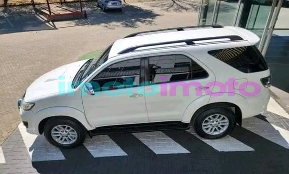 Buy Used Toyota Fortuner White Car in eLukwatini in Mpumalanga Buy Used Toyota Fortuner White Car in eLukwatini in Mpumalanga