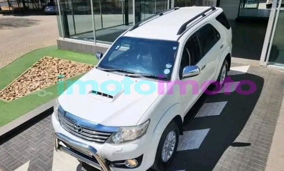 Buy Used Toyota Fortuner White Car in eLukwatini in Mpumalanga Buy Used Toyota Fortuner White Car in eLukwatini in Mpumalanga