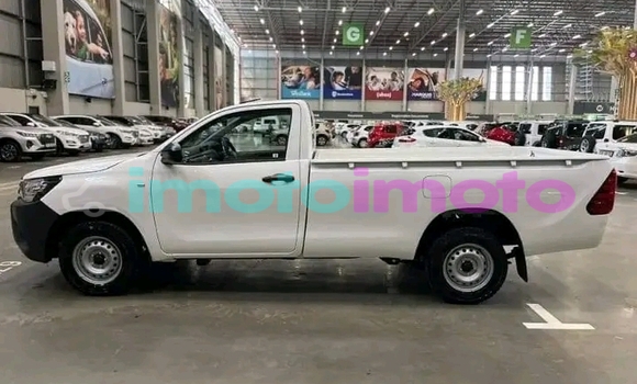Buy Used Toyota Hilux White Car in Gauteng in Gauteng Buy Used Toyota Hilux White Car in Gauteng in Gauteng
