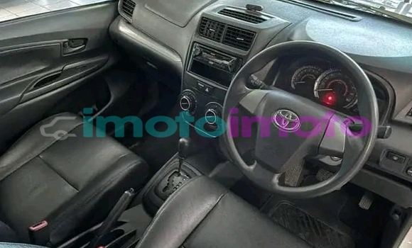 Buy Used Toyota Avanza White Car in Emjindini in Mpumalanga Buy Used Toyota Avanza White Car in Emjindini in Mpumalanga
