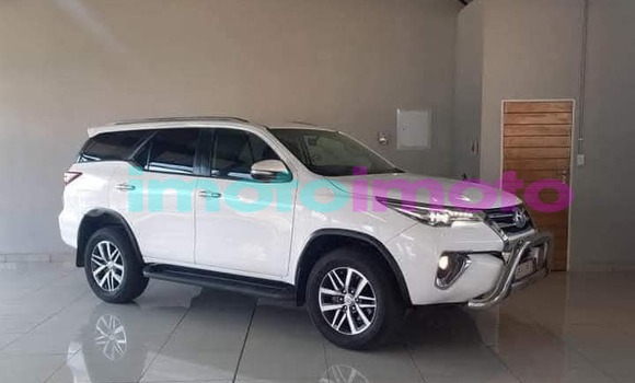 Buy Used Toyota Fortuner White Car in Johannesburg in Gauteng Buy Used Toyota Fortuner White Car in Johannesburg in Gauteng