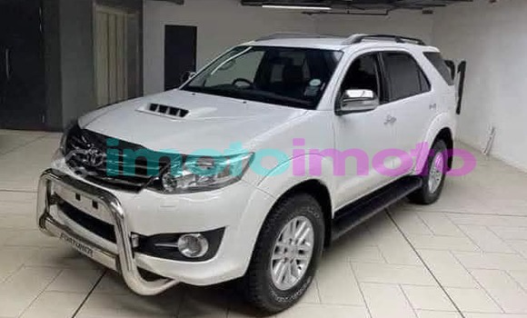 Buy Used Toyota Fortuner White Car in Johannesburg in Gauteng Buy Used Toyota Fortuner White Car in Johannesburg in Gauteng