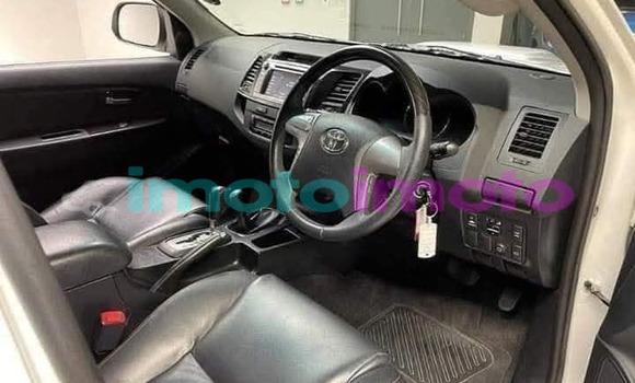 Buy Used Toyota Fortuner White Car in Johannesburg in Gauteng Buy Used Toyota Fortuner White Car in Johannesburg in Gauteng