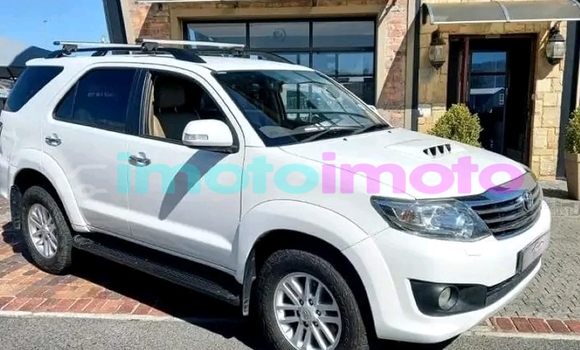 Buy Used Toyota Fortuner White Car in Johannesburg in Gauteng Buy Used Toyota Fortuner White Car in Johannesburg in Gauteng