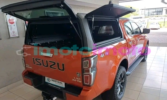 Buy Used Isuzu D–MAX Orange Car in Alberton in Gauteng Buy Used Isuzu D–MAX Orange Car in Alberton in Gauteng