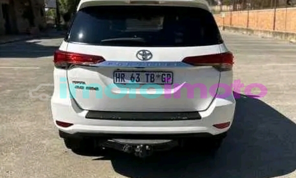 Buy Used Toyota Fortuner White Car in Boksburg in Gauteng Buy Used Toyota Fortuner White Car in Boksburg in Gauteng