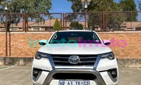 Buy Used Toyota Fortuner White Car in Boksburg in Gauteng Buy Used Toyota Fortuner White Car in Boksburg in Gauteng
