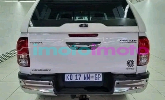 Buy Used Toyota Hilux White Car in Booysens in Gauteng Buy Used Toyota Hilux White Car in Booysens in Gauteng