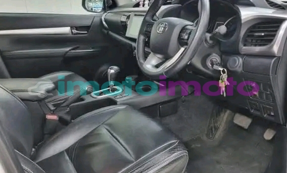 Buy Used Toyota Hilux White Car in Booysens in Gauteng Buy Used Toyota Hilux White Car in Booysens in Gauteng