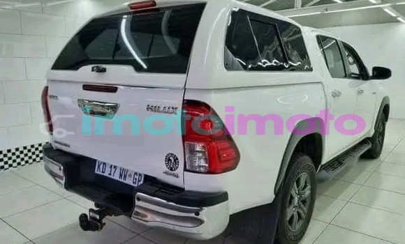 Buy Used Toyota Hilux White Car in Booysens in Gauteng Buy Used Toyota Hilux White Car in Booysens in Gauteng