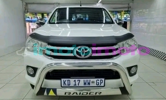 Buy Used Toyota Hilux White Car in Booysens in Gauteng Buy Used Toyota Hilux White Car in Booysens in Gauteng