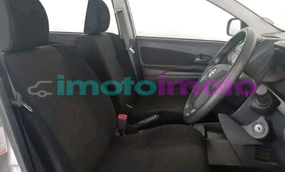 Buy Used Toyota Avanza White Car in Booysens in Gauteng Buy Used Toyota Avanza White Car in Booysens in Gauteng