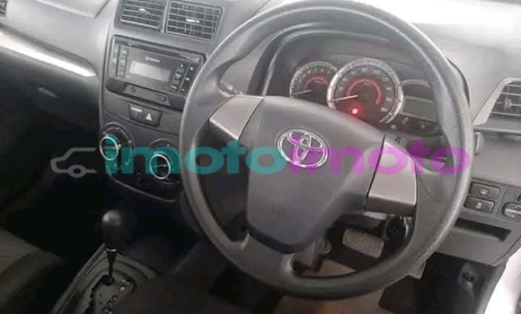 Buy Used Toyota Avanza White Car in Booysens in Gauteng Buy Used Toyota Avanza White Car in Booysens in Gauteng