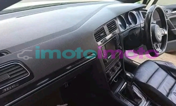 Buy Used Volkswagen Golf Silver Car in Booysens in Gauteng Buy Used Volkswagen Golf Silver Car in Booysens in Gauteng