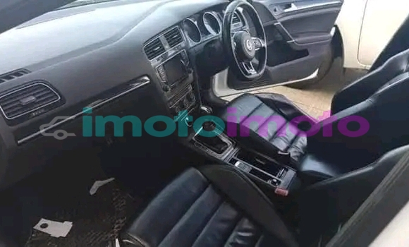 Buy Used Volkswagen Golf Silver Car in Booysens in Gauteng Buy Used Volkswagen Golf Silver Car in Booysens in Gauteng