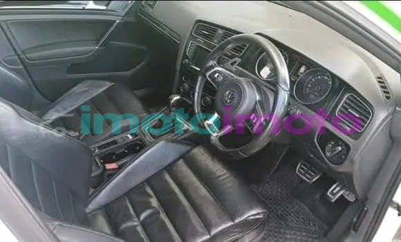 Buy Used Volkswagen Golf Silver Car in Booysens in Gauteng Buy Used Volkswagen Golf Silver Car in Booysens in Gauteng