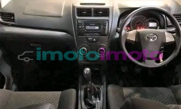 Buy Used Toyota Avanza White Car in Johannesburg in Gauteng Buy Used Toyota Avanza White Car in Johannesburg in Gauteng