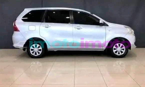 Buy Used Toyota Avanza White Car in Johannesburg in Gauteng Buy Used Toyota Avanza White Car in Johannesburg in Gauteng