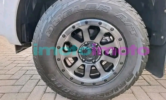 Buy Used Isuzu D-Max White Car in Boksburg in Gauteng Buy Used Isuzu D-Max White Car in Boksburg in Gauteng