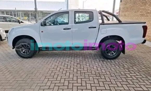 Buy Used Isuzu D-Max White Car in Boksburg in Gauteng Buy Used Isuzu D-Max White Car in Boksburg in Gauteng