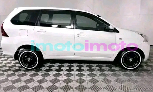Buy Used Toyota Avanza White Car in eLukwatini in Mpumalanga Buy Used Toyota Avanza White Car in eLukwatini in Mpumalanga