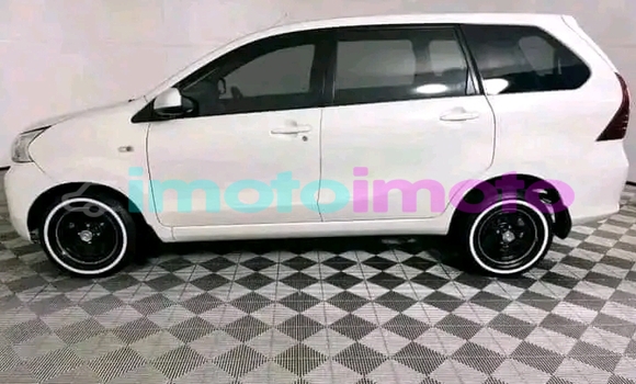 Buy Used Toyota Avanza White Car in eLukwatini in Mpumalanga Buy Used Toyota Avanza White Car in eLukwatini in Mpumalanga