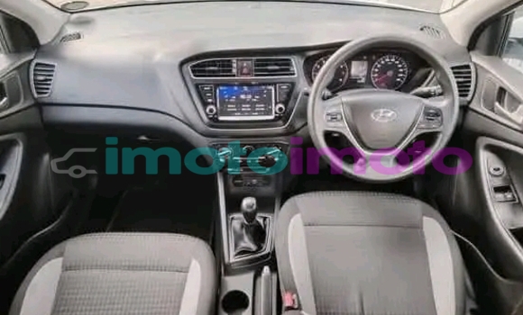 Buy Used Hyundai i20 White Car in Benoni in Gauteng Buy Used Hyundai i20 White Car in Benoni in Gauteng