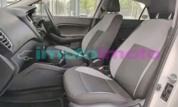 Buy Used Hyundai i20 White Car in Benoni in Gauteng Buy Used Hyundai i20 White Car in Benoni in Gauteng