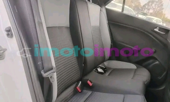 Buy Used Hyundai i20 White Car in Dainfern in Gauteng Buy Used Hyundai i20 White Car in Dainfern in Gauteng