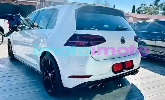 Buy Used Volkswagen Golf White Car in Dainfern in Gauteng Buy Used Volkswagen Golf White Car in Dainfern in Gauteng