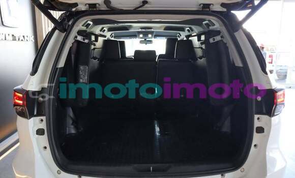 Buy Used Toyota Fortuner White Car in Johannesburg in Gauteng Buy Used Toyota Fortuner White Car in Johannesburg in Gauteng