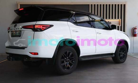 Buy Used Toyota Fortuner White Car in Johannesburg in Gauteng Buy Used Toyota Fortuner White Car in Johannesburg in Gauteng