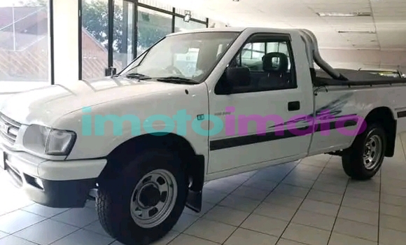 Buy Used Isuzu Kb 250 White Car in Boksburg in Gauteng Buy Used Isuzu Kb 250 White Car in Boksburg in Gauteng