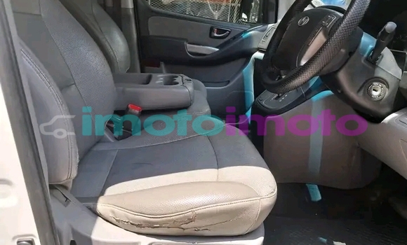 Buy Used Hyundai H1 White Car in Boksburg in Gauteng Buy Used Hyundai H1 White Car in Boksburg in Gauteng