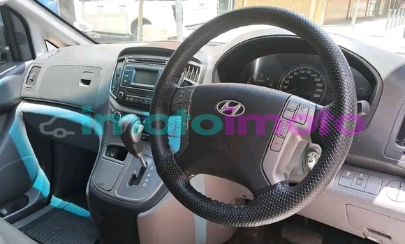 Buy Used Hyundai H1 White Car in Boksburg in Gauteng Buy Used Hyundai H1 White Car in Boksburg in Gauteng