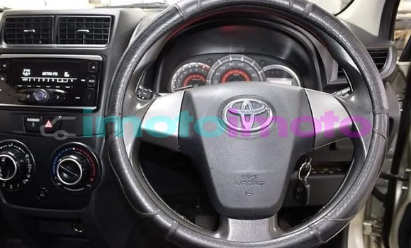 Buy Used Toyota Avanza Beige Car in Vereeniging in Gauteng Buy Used Toyota Avanza Beige Car in Vereeniging in Gauteng