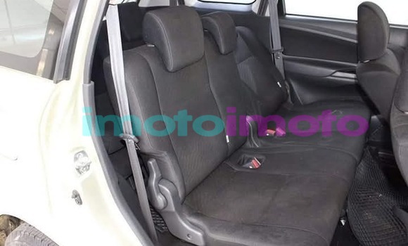 Buy Used Toyota Avanza Beige Car in Vereeniging in Gauteng Buy Used Toyota Avanza Beige Car in Vereeniging in Gauteng