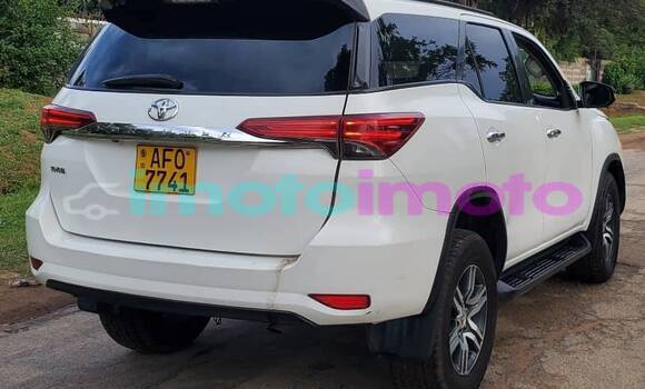 Buy Used Toyota Fortuner White Car in Johannesburg in Gauteng Buy Used Toyota Fortuner White Car in Johannesburg in Gauteng