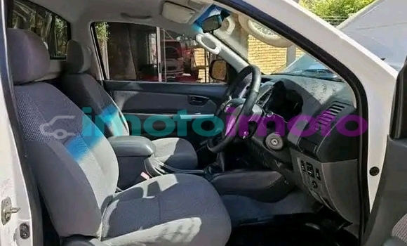 Buy Used Toyota Hilux White Car in Booysens in Gauteng Buy Used Toyota Hilux White Car in Booysens in Gauteng