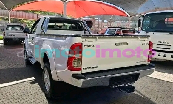 Buy Used Toyota Hilux White Car in Booysens in Gauteng Buy Used Toyota Hilux White Car in Booysens in Gauteng